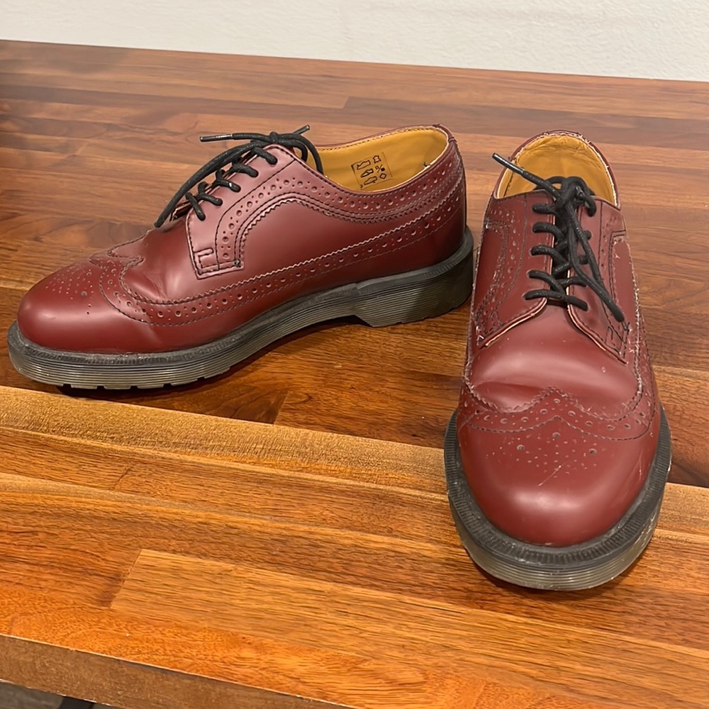 Dr Martens burgundy Air Wair shoes size 7 women